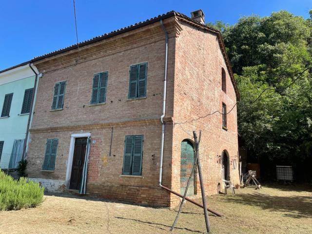 Villa Indipendente in vendita a Piemonte, Asti