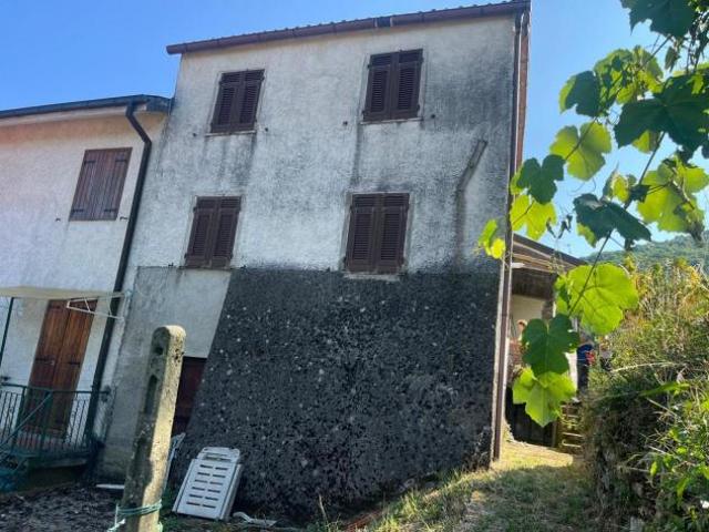 Appartamento in vendita a Maissana, Liguria