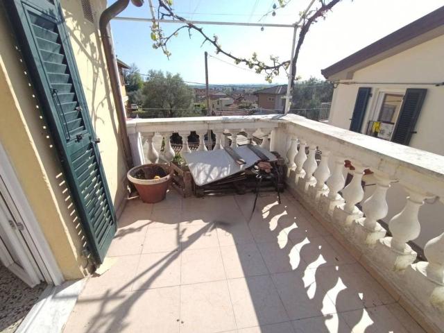Villa Indipendente in vendita a San Carlo, Marina Di Massa