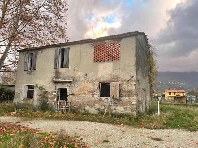 Villa Indipendente in vendita a San Cristoforo, Marina Di Massa
