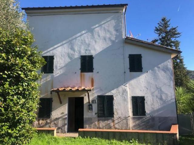 Villa Indipendente in vendita a Capannori, Toscana