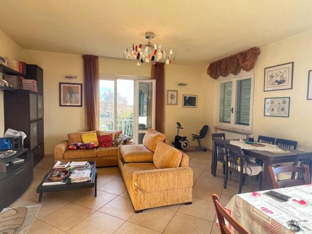 Villa Indipendente in vendita a Cervaiolo, Montignoso