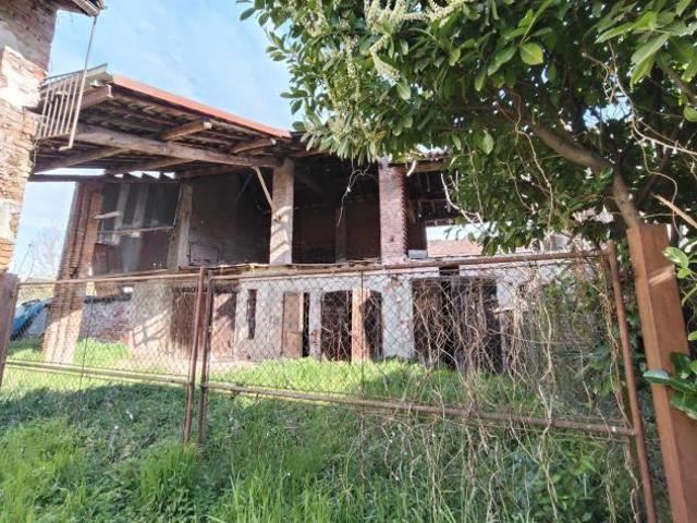 Villa Indipendente in vendita a Pieve Porto Morone, Lombardia