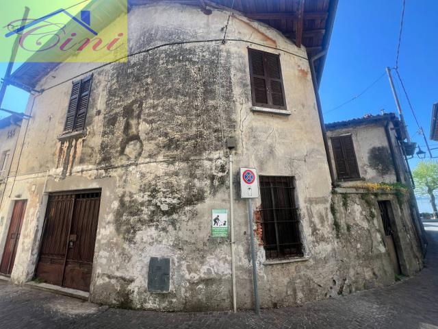 Villa Indipendente in vendita a Pusiano, Lombardia