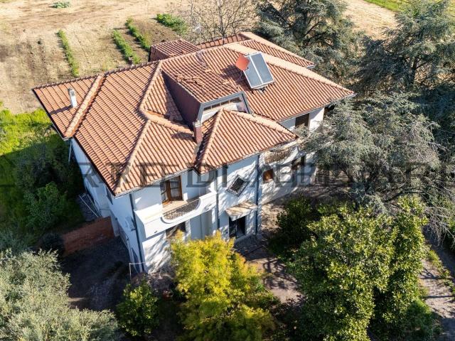 Villa Indipendente in vendita a Rimini, Reggio Emilia