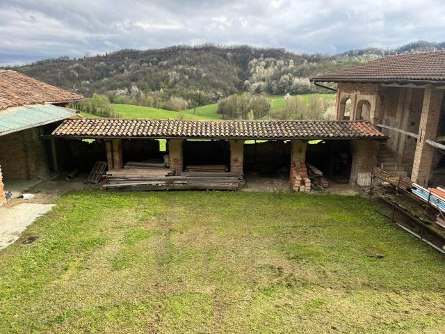 Villa Indipendente in vendita a Piemonte, Asti