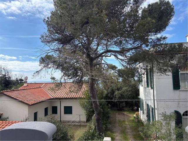 Villa Indipendente in vendita a Quercianella, Livorno