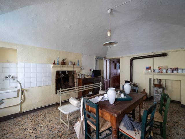 Villa Indipendente in vendita a Piemonte, Asti