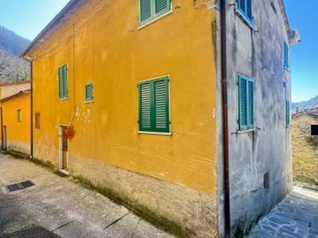 Appartamento in vendita a Seravezza, Toscana