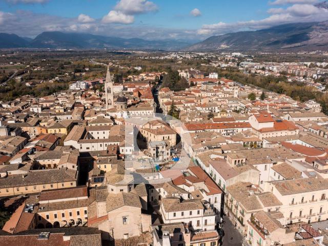 Villa Indipendente in vendita a Sulmona, Abruzzo