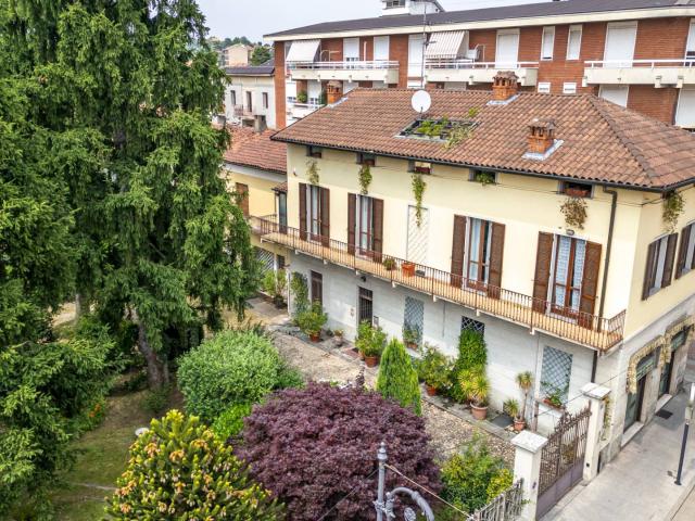 Villa Indipendente in vendita a Tradate, Lombardia