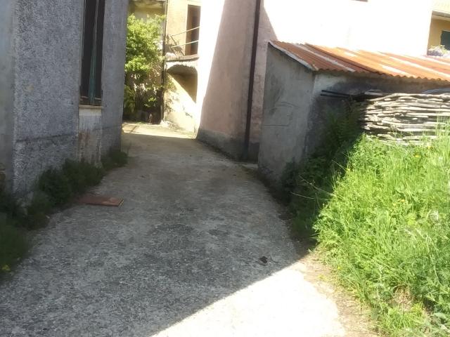 Villa Indipendente in vendita a Varese Ligure, Liguria