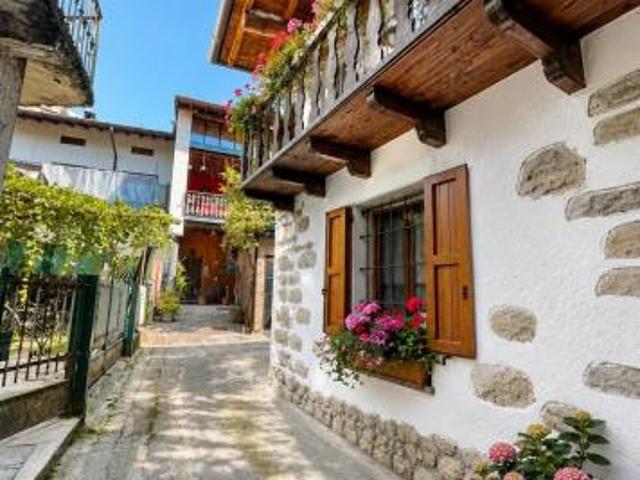 Villa Indipendente in vendita a Mapello, Lombardia