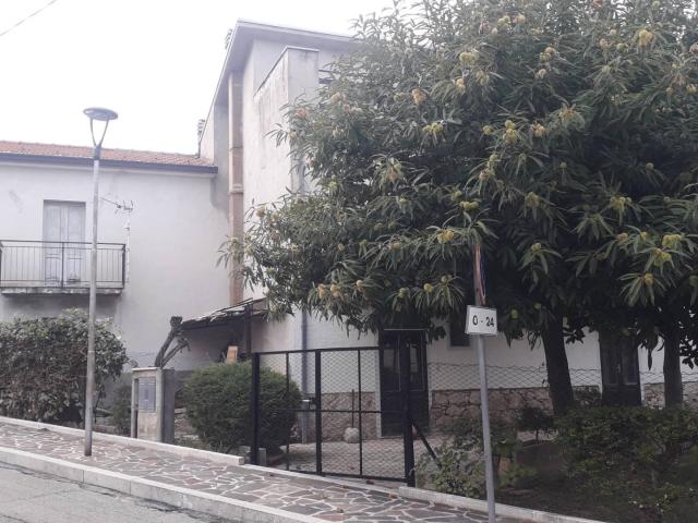 Villa Indipendente in vendita a Serramonacesca, Abruzzo