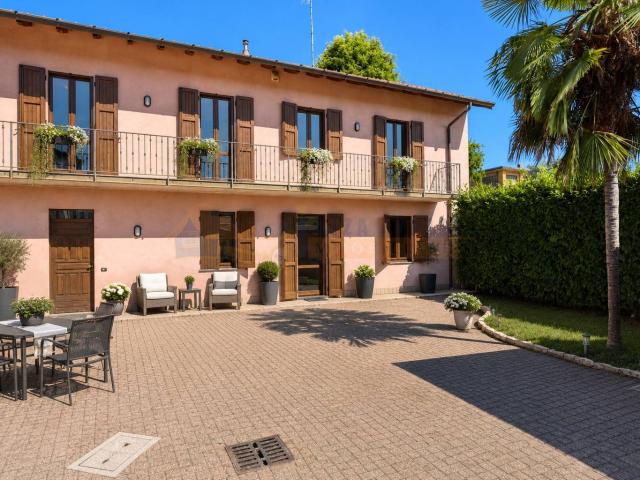 Villa Indipendente in vendita a Carnago, Lombardia