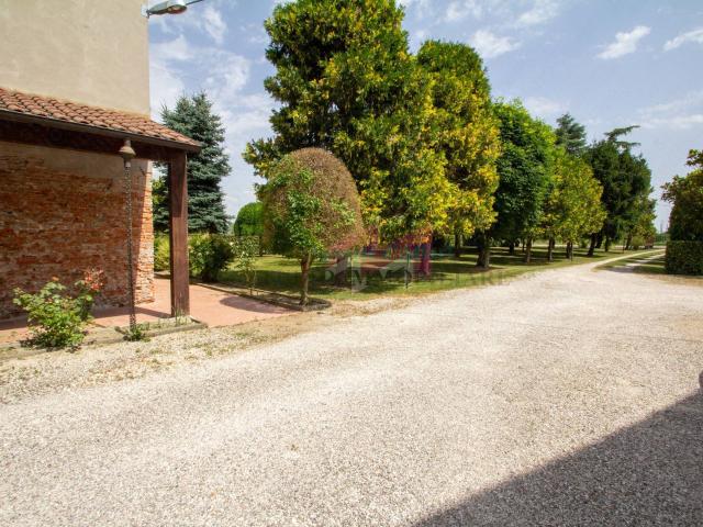 Villa Indipendente in vendita a Bergantino, Veneto