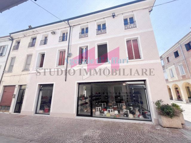 Villa Indipendente in vendita a Sermide e Felonica, Sermide