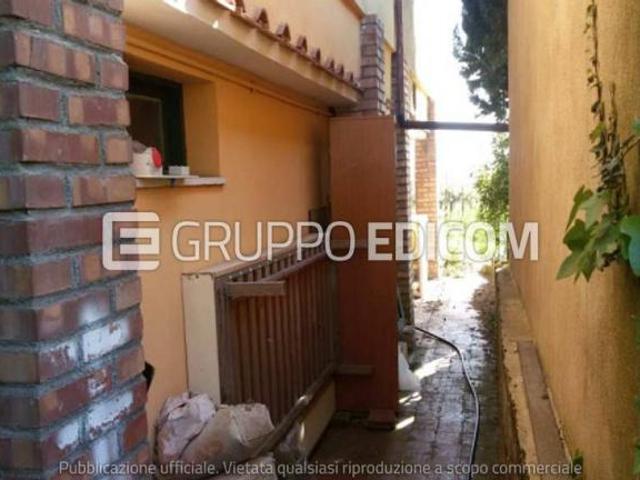 Capannone in vendita a Genzano di Roma, Roma Capitale