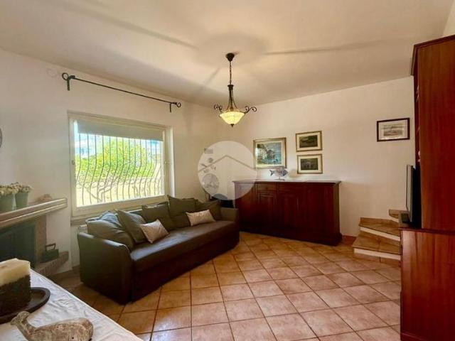 Villa Indipendente in affitto a Lido di Marechiaro, Roma Capitale