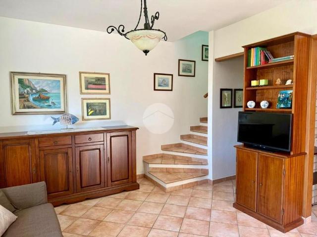 Villa Indipendente in affitto a Lido di Marechiaro, Roma Capitale
