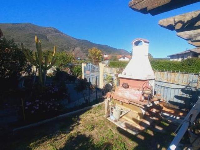 Villa Indipendente in vendita a Cisano Sul Neva, Liguria