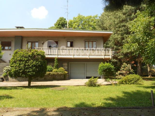 Villa Indipendente in vendita a Magenta, Lombardia