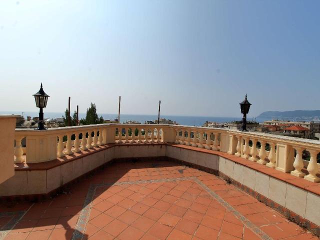 Villa Indipendente in vendita a Alassio, Liguria