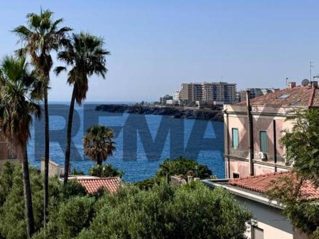 Villa Indipendente in vendita a Picanello-Ognina-Barriera-Canalicchio, Catania