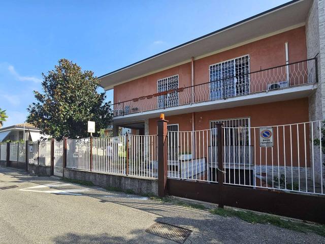 Villa Indipendente in vendita a Cascina Croce, Cornaredo