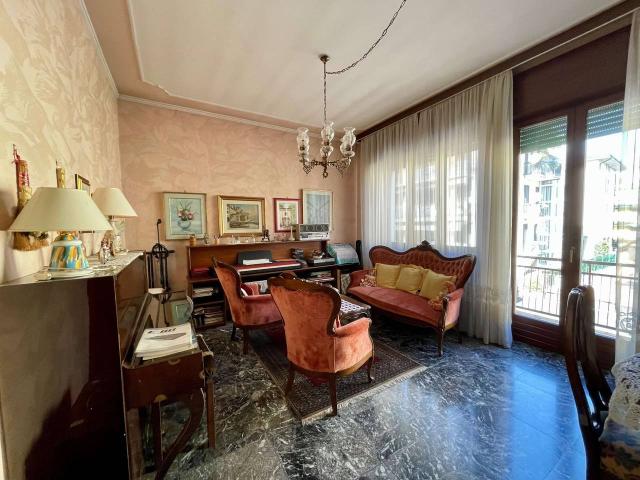 Villa Indipendente in vendita a Sud, Brenzone