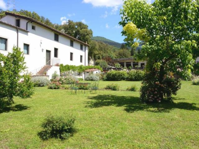 Villa Indipendente in affitto a Quinto Basso, Sesto Fiorentino