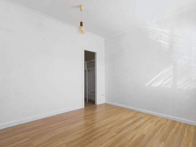 Flat for sale in Lakes Entrance, Victoria