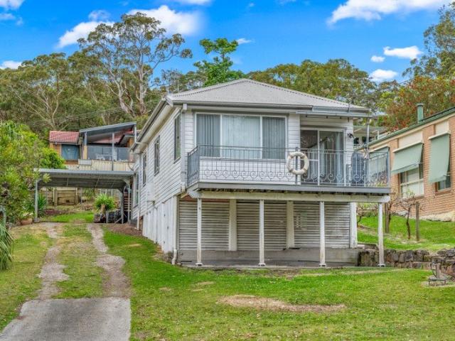 House for sale in Arcadia Vale, Newcastle-Maitland