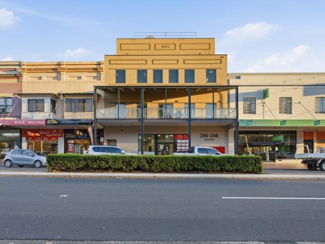 Office for rent in Bowen, Orange