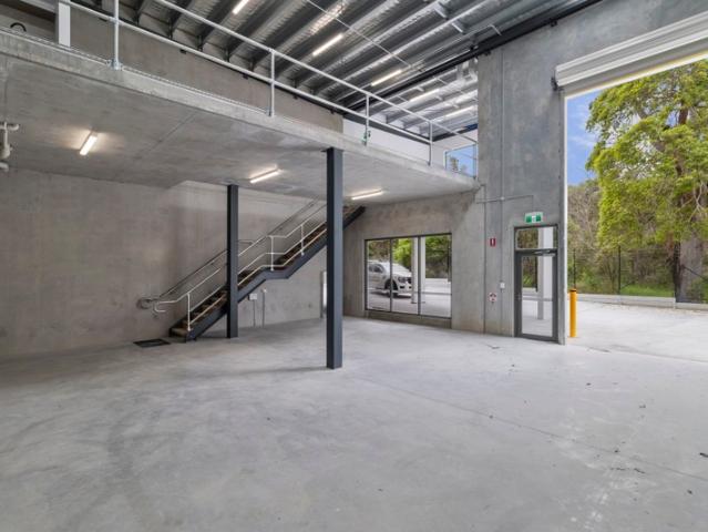 Warehouse for rent in Toombul, Queensland