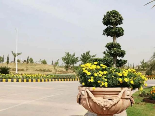 Commercial for sale in زون ۴, وفاقی دارالحکومت اسلام آباد