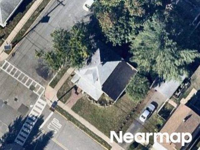 House for sale in Lyndhurst, New Jersey