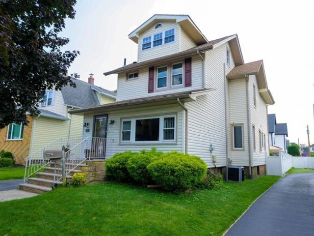 House for sale in Lyndhurst, New Jersey