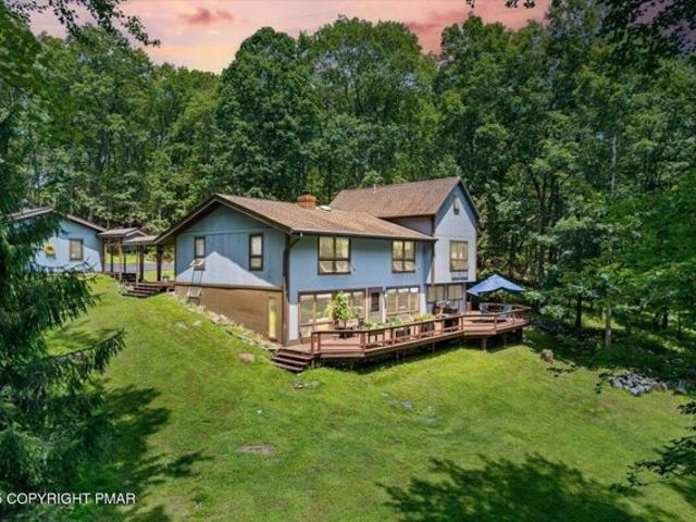 House for sale in Henryville