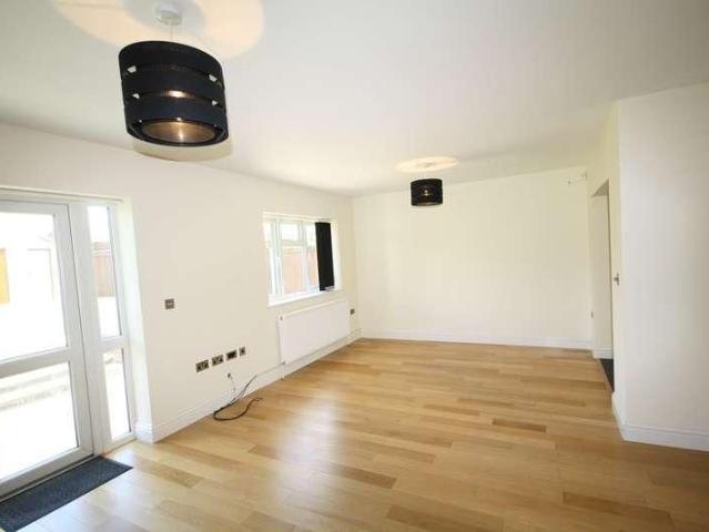 House for rent in Wexham and Ivers Community Board, Iver Heath