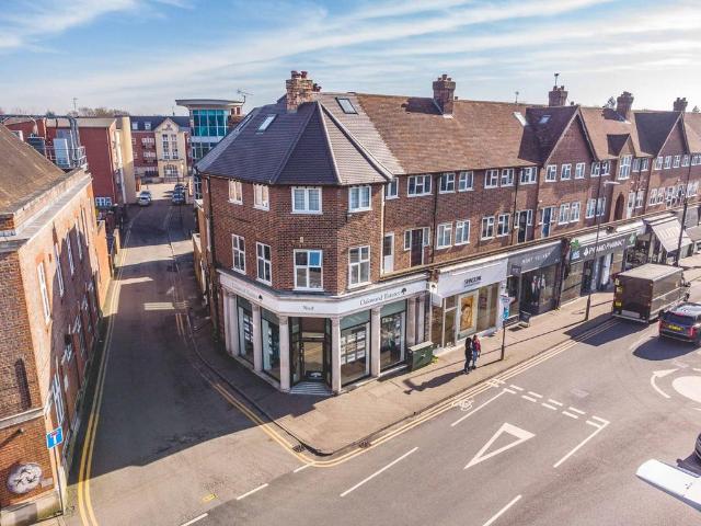 Apartment for rent in Beaconsfield, Knotty Green