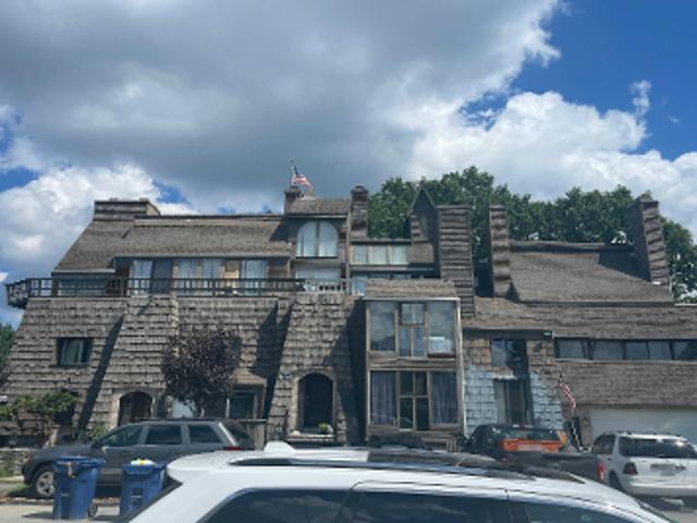 House for sale in Lakewood, Warwick