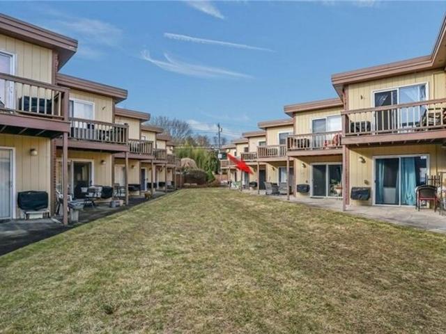 Condo for sale in Warwick, Rhode Island