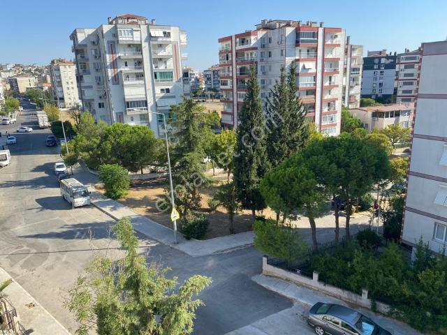 Postacılar Mahallesi, Bayraklı içerisinde satılık mülk