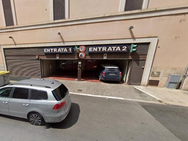 Box in affitto a Municipio 1, Puglia