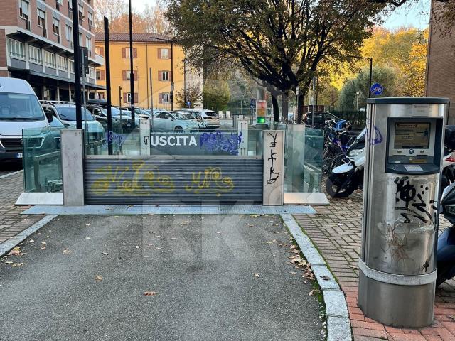 Box in affitto a Santo Stefano, Bologna
