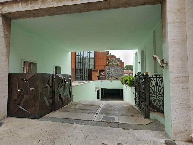 Box in vendita a Livorno