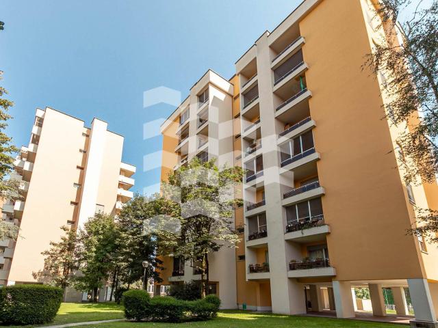 Box in vendita a Noverasco, Locate Triulzi