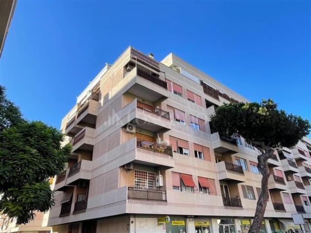 Box in vendita a Lido di Ostia Levante, Roma