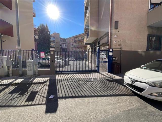 Box in vendita a Borgo-Sanzio, Catania